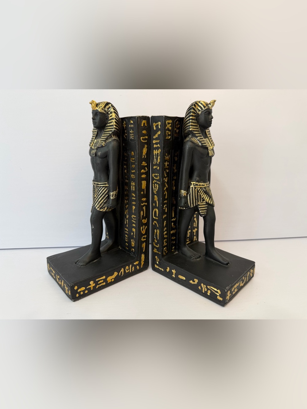 Egyptian Pharaoh King Tut Bookends Pair Black Gold Hieroglyphics Resin 8"